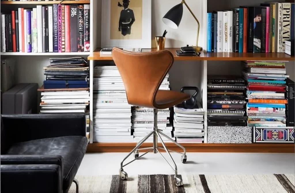 Arne Jacobsen series 7 chair