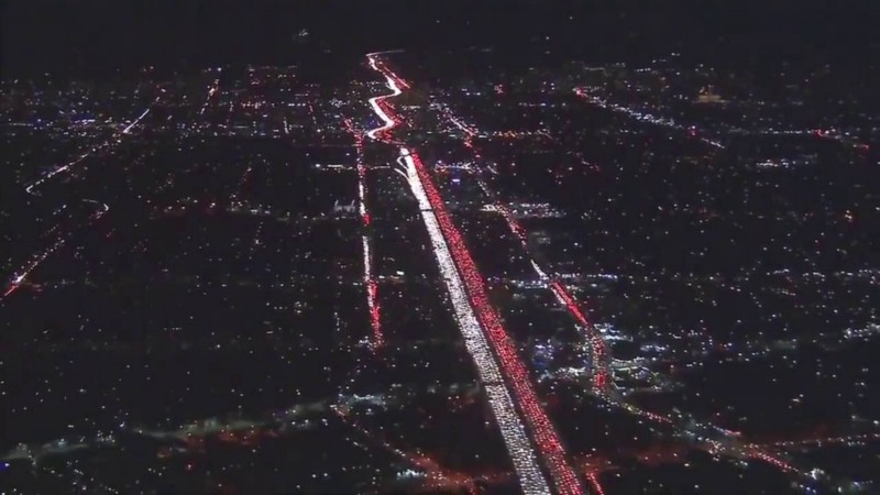 Los Angeles traffic. Source: [https://www.youtube.com/watch?v=E8kyePbFGbk](https://www.youtube.com/watch?v=E8kyePbFGbk)
